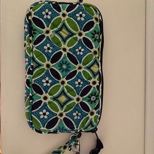 Vera Bradley RETIRED Daisy Daisy Wristlet